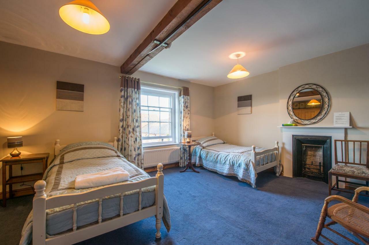 Moreton Hall Farm Bed and Breakfast Newport  Exteriör bild