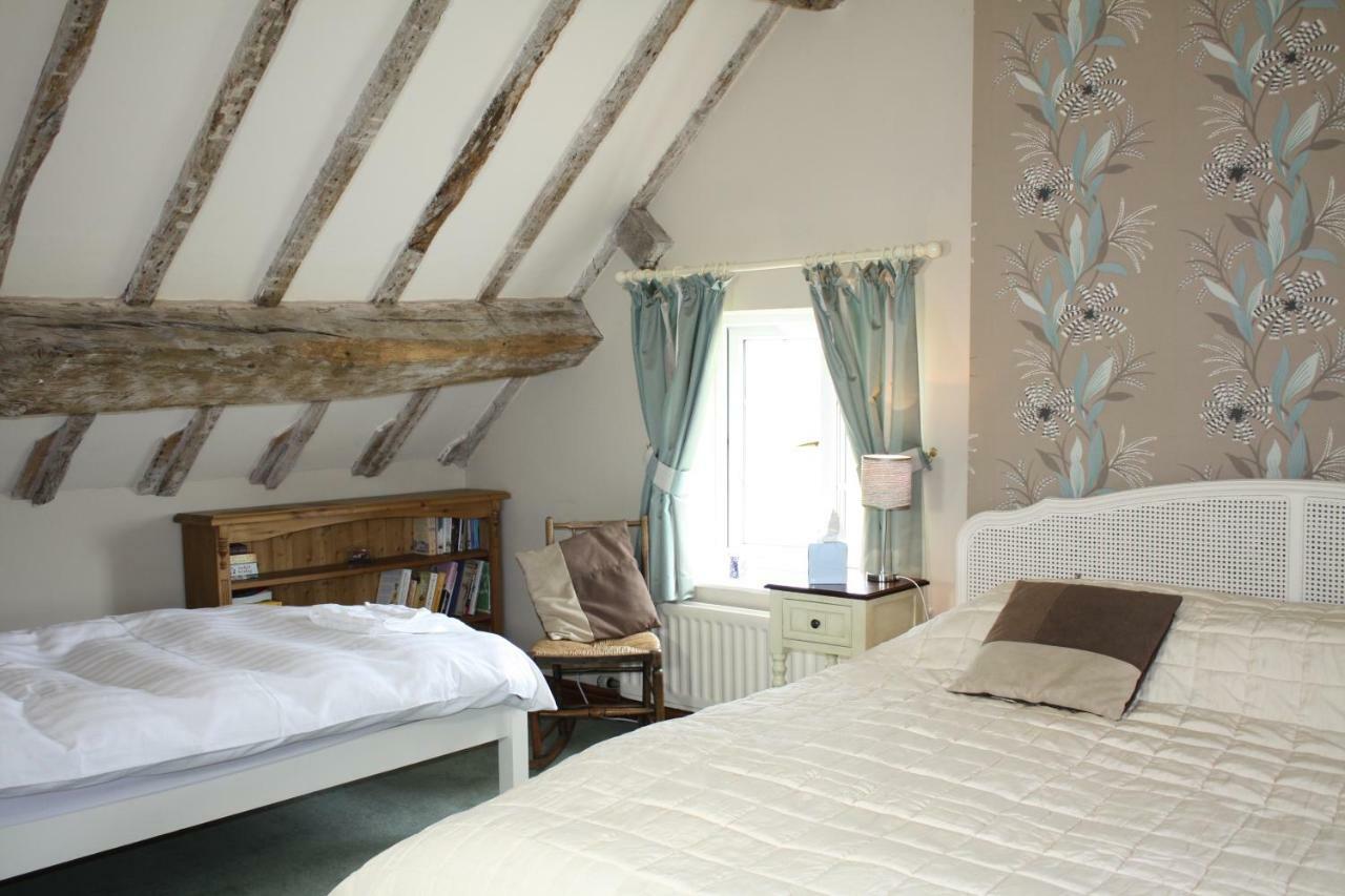 Moreton Hall Farm Bed and Breakfast Newport  Exteriör bild