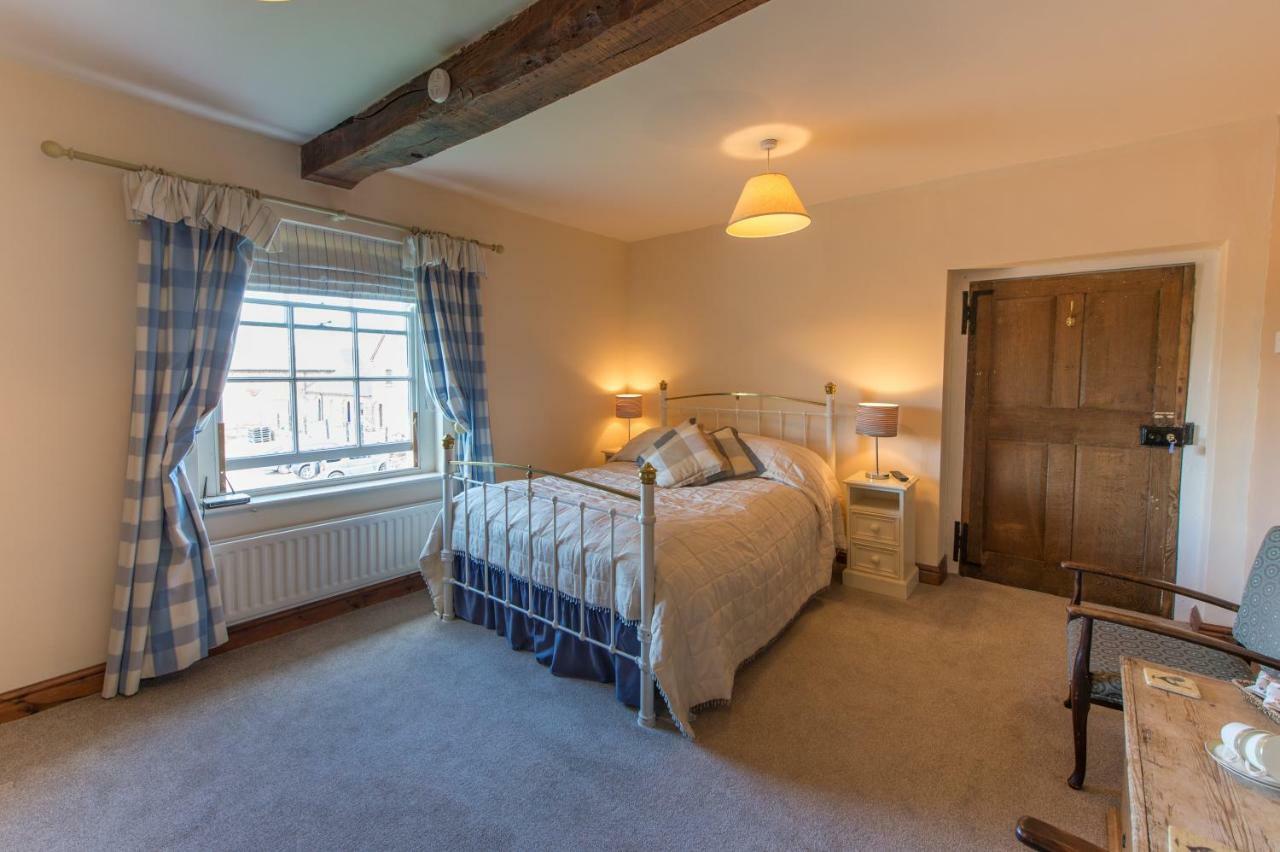 Moreton Hall Farm Bed and Breakfast Newport  Exteriör bild